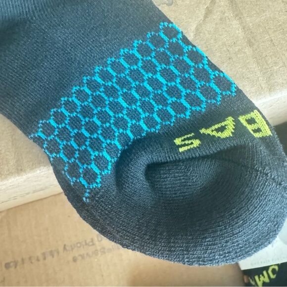 Bombas kids socks size XS black/multicolor calf honeycomb arch support new 5X - Picture 2 of 6